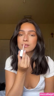 Olivia Jimenez [ olivia-jimenez ] - Grab on
