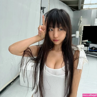 Eunji Pyoapple [ eunji-pyoapple-4 ] - A little tease and stripping is always welcome
