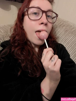 violastormfree - All hail my ass!! you guys are so lucky to have your eyes gifted with