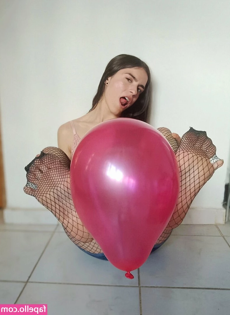 hotkitty69arg - Like this angle ?