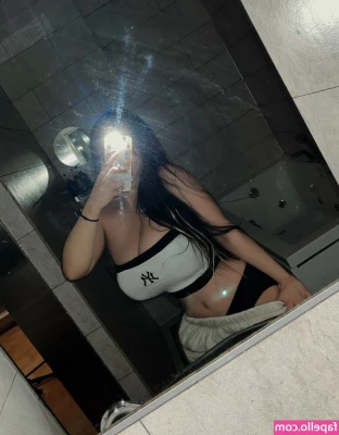 hbbxx - VOTE ON IF I SHOULD GO LIVE TOMORROW NIGHT ON ONLY FANS     COMMENT