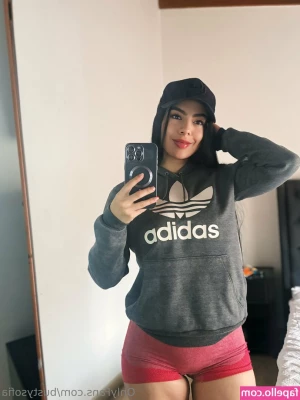 bustysofia - Who wants to be lying on top