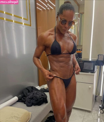 Adriana Bombom [ adriana-bombom ] - New video with @heavenvip out now!