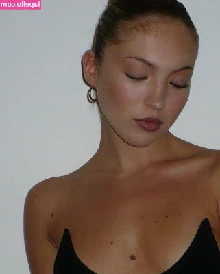 Lila Moss [ lila-moss ] - Anyone else horny tonight  Watch me stroke