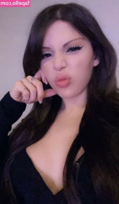 Blaire White [ blaire-white ] - Come and smell my toes