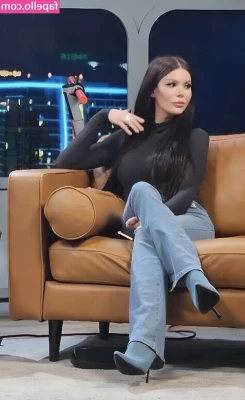 Blaire White [ blaire-white ] - Baby dm me for more of my sexy video