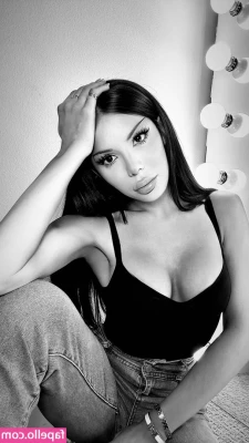 Blaire White [ blaire-white ] - Can you hold these for me