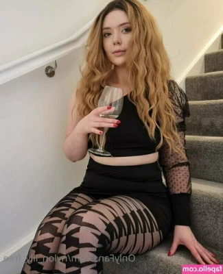 nylon_lily_free [ nylon-lily-free ] - Good morning loves