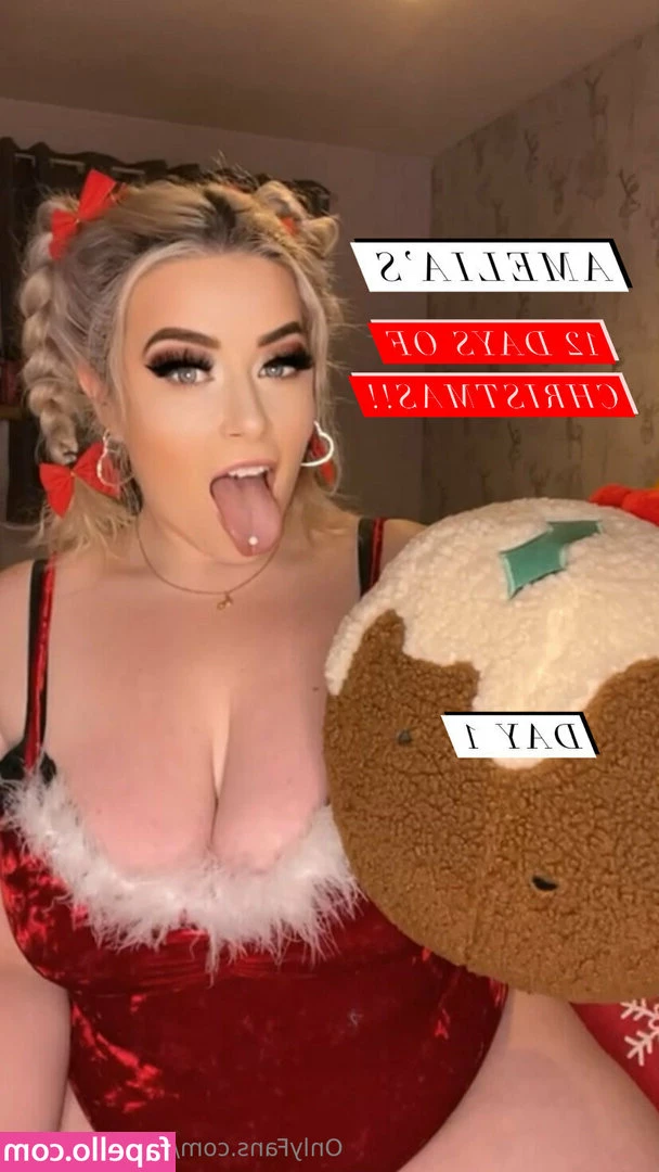 ameliaskye98 [ ameliaskye98-1 ] - Seeing so many hot guys at the gym today left me like this