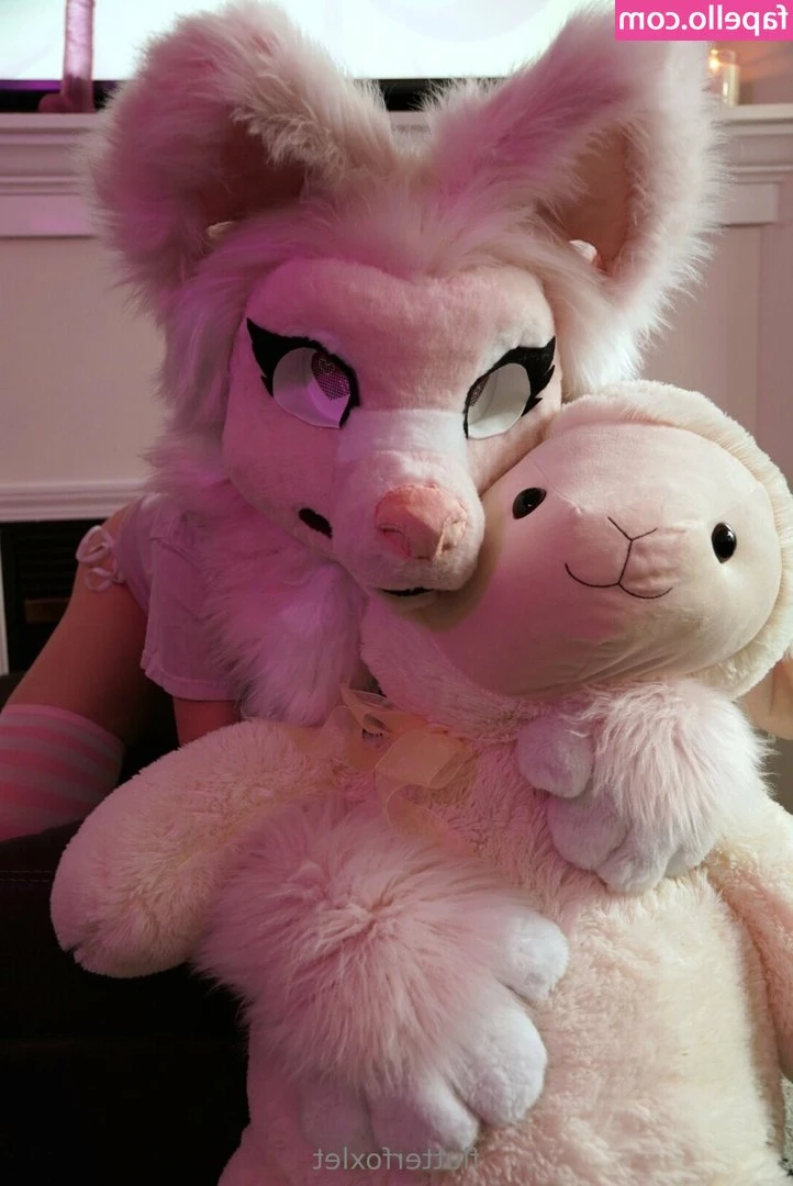 flutterfoxlet - Tie me up so you can have your way with me and my feet