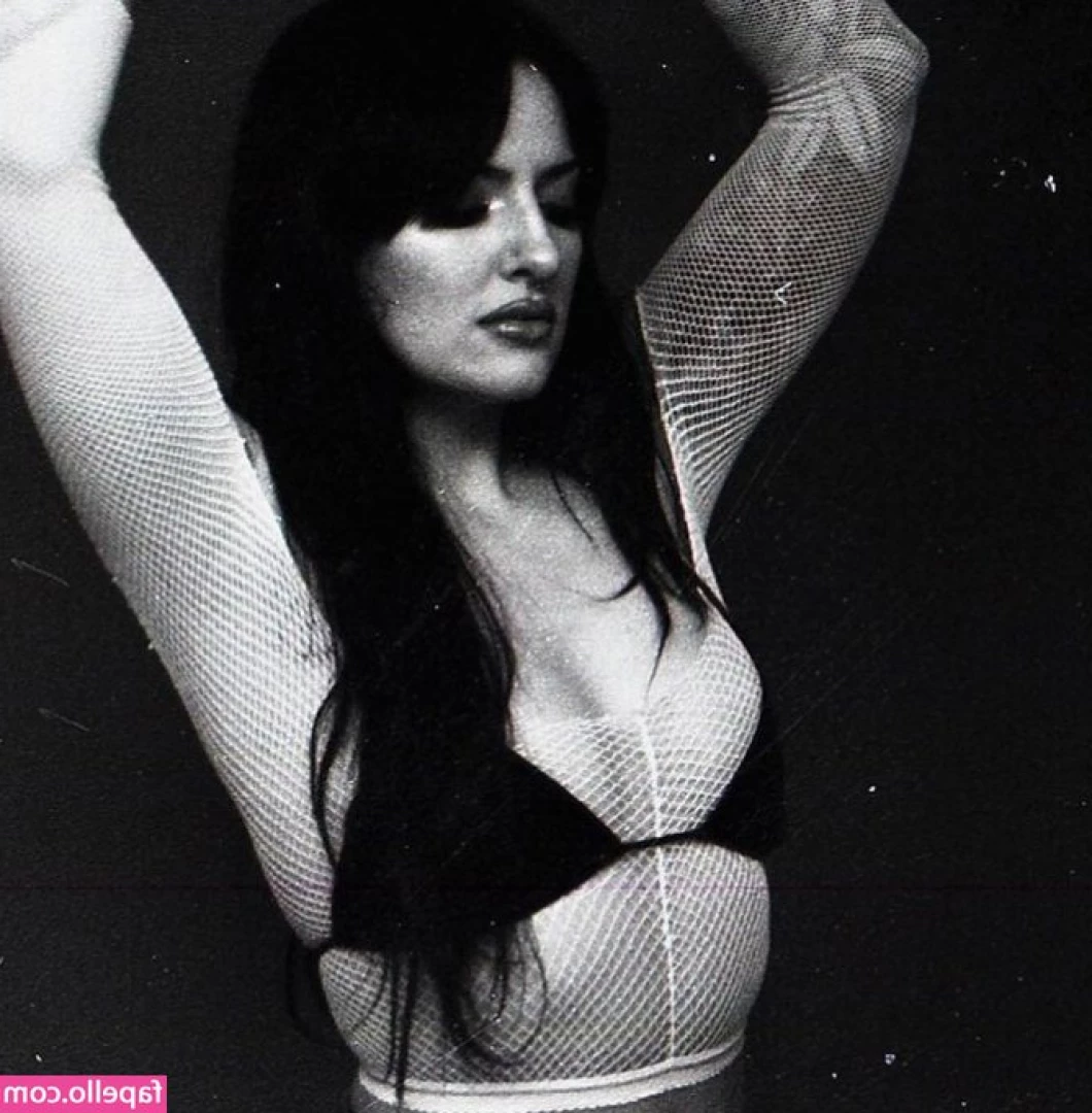 truckstopstripper - Live tonight  New photos today  n