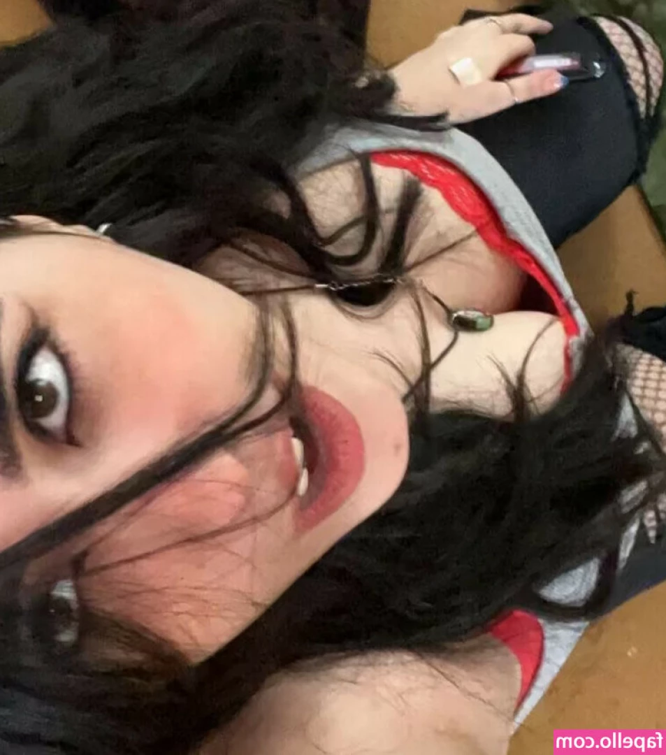 Jennmelon - A Goddess Ment For Worship 👑✨