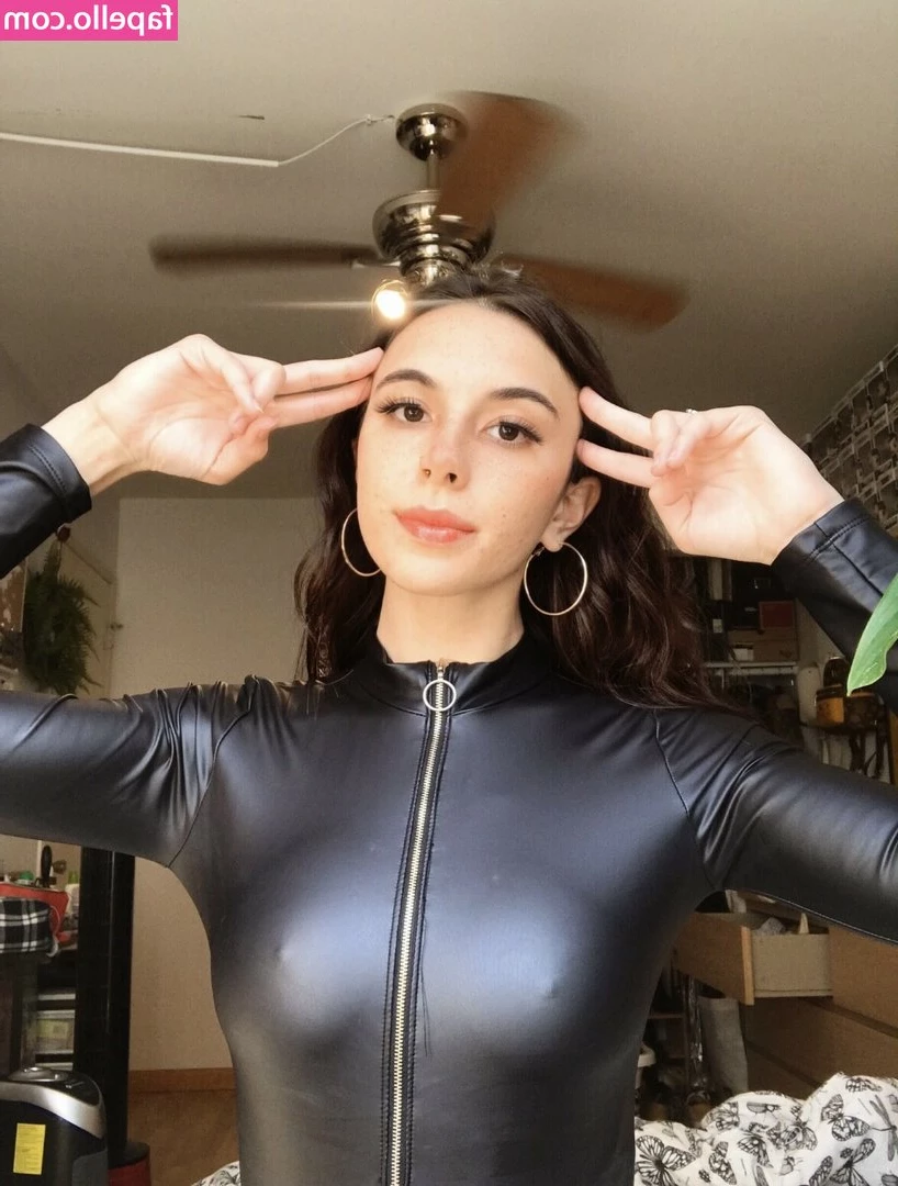 Madixvictoria - A picture of me actually smiling