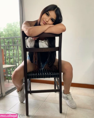 yvetteflores - Burning up inside. ;p