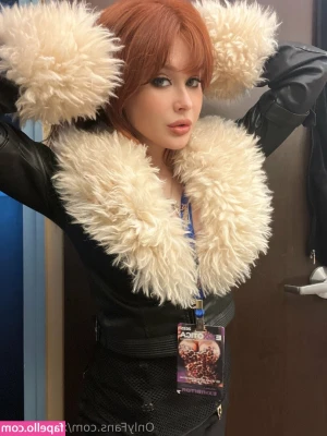 Renee Olstead [ renee-olstead-2 ] - Mijn lekkere blote kont!