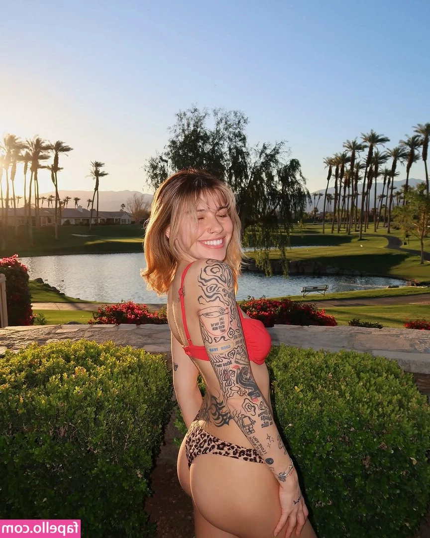 Kaylie Altman [ kaylie-altman-3 ] - Mmmm chicken  I m always hungry