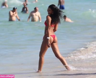 Chanel Iman [ chanel-iman ] - No tengo frío 😏