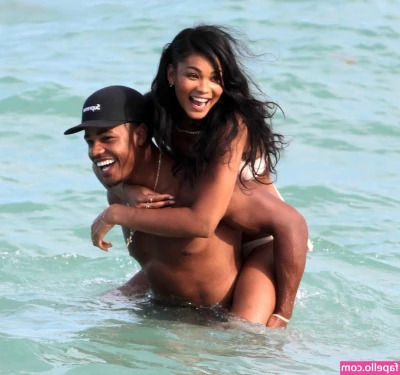 Chanel Iman [ chanel-iman ] - These stick is so useful👅💦