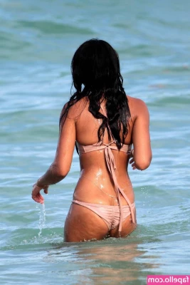 Chanel Iman [ chanel-iman ] - Oops  nip slip