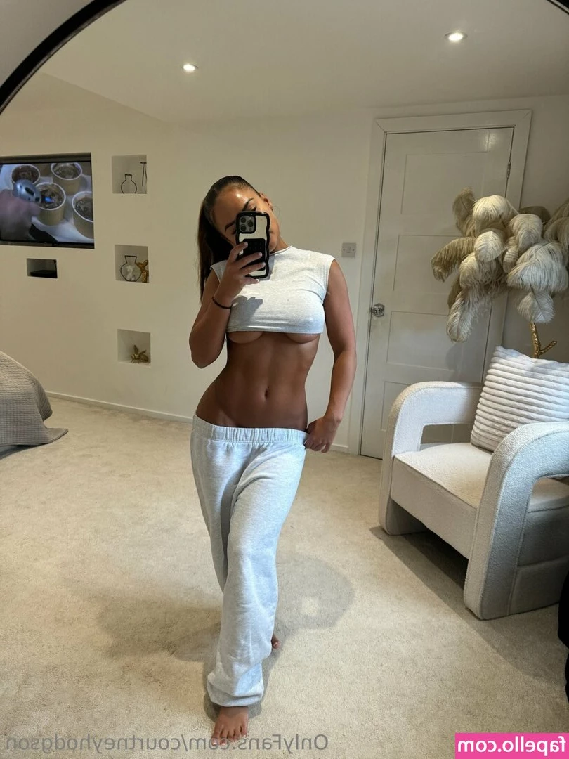 Courtney Hodgeson [ courtney-hodgeson-2 ] - Thinking about what we’re going to do together later 😈🥰