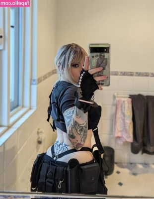 Zalaria Cosplay [ zalaria-cosplay ] - Another sub that loved my feet