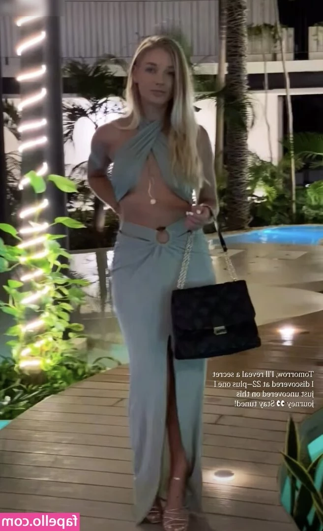 jmar_.k [ jmar-k ] - these teeny tiny bikinis look so good when i m holding still  but as