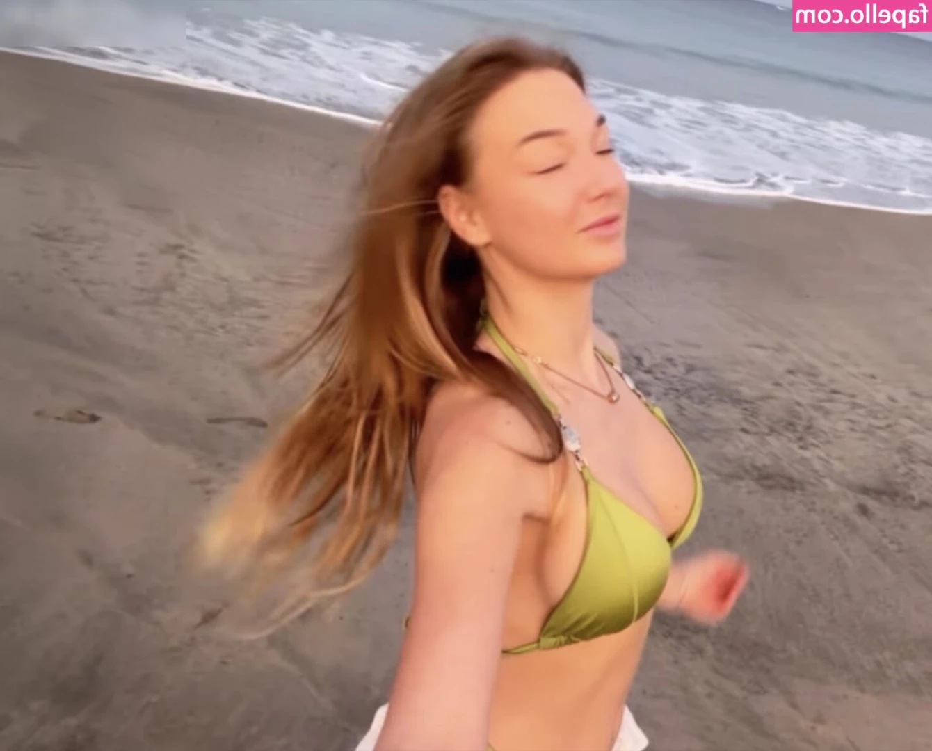 jmar_.k [ jmar-k ] - Do you like when I squeeze my boobs like this? 🍒