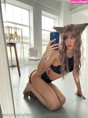 Nelly.Laufeyson [ nelly-laufeyson ] - What do you think of this new shorter hair cut