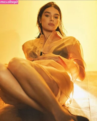 Hailee Steinfeld [ hailee-steinfeld-1 ] - COWBOY CAVALÃO PÕE POTRANCA PRA CAIR DE BOCA NO MEU MALÃO E SENTIR