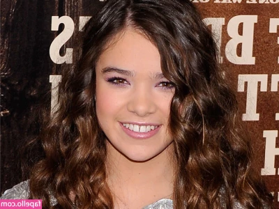 Hailee Steinfeld [ hailee-steinfeld-1 ] - I think yellow is my color