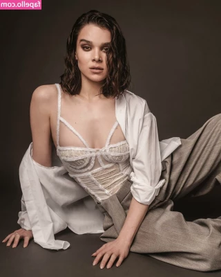 Hailee Steinfeld [ hailee-steinfeld-1 ] - Hi 💗💦