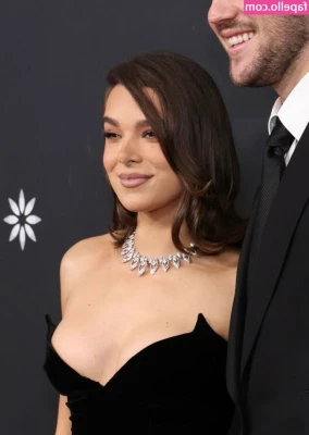 Hailee Steinfeld [ hailee-steinfeld-1 ] - Tengo mucho frío