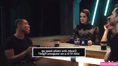 Hailee Steinfeld [ hailee-steinfeld-1 ] - Do you want me to spread it even wider?