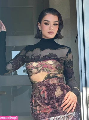 Hailee Steinfeld [ hailee-steinfeld-1 ] - HAPPY CANADA DAY  my favourite pervs  xoxo