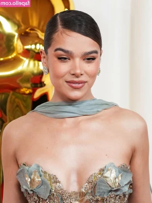 Hailee Steinfeld [ hailee-steinfeld-1 ] - phat  ass