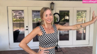 Allie Wes ~ [ allie-wes ] - these hips were made for grabbing