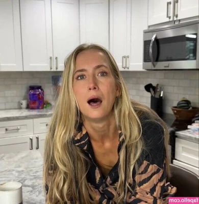 Allie Wes ~ [ allie-wes ] - Close, closer, just one lick