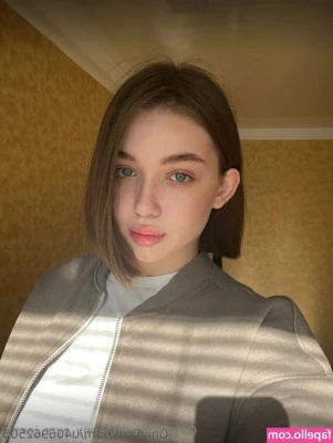 jenny_eyre_jenny [ jenny-eyre-jenny ] - Who wants a kiss