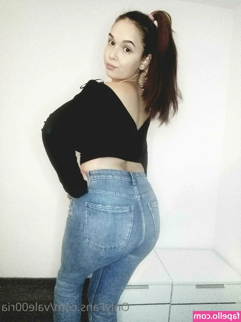 vale00ria - Hey baby how bad do you want me