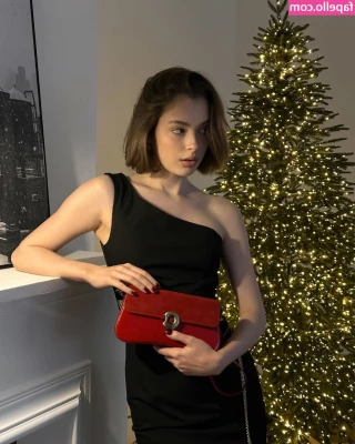 Polina Karpenko [ polina-karpenko ] - Come closer  can you keep a secret