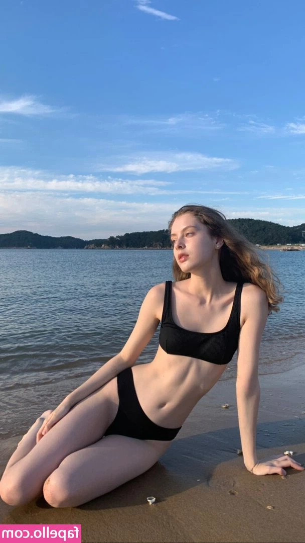 Polina Karpenko [ polina-karpenko ] - in the mood to tease