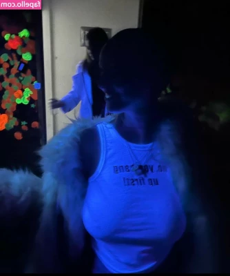Eliza Goldsmith [ eliza-goldsmith ] - Wet dream vid part 1