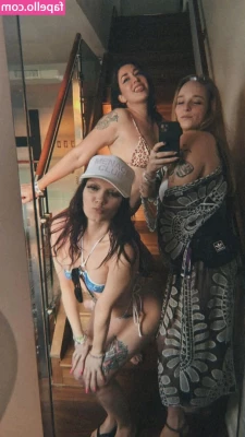 Amelia Kate [ amelia-kate ] - suns out  tits out