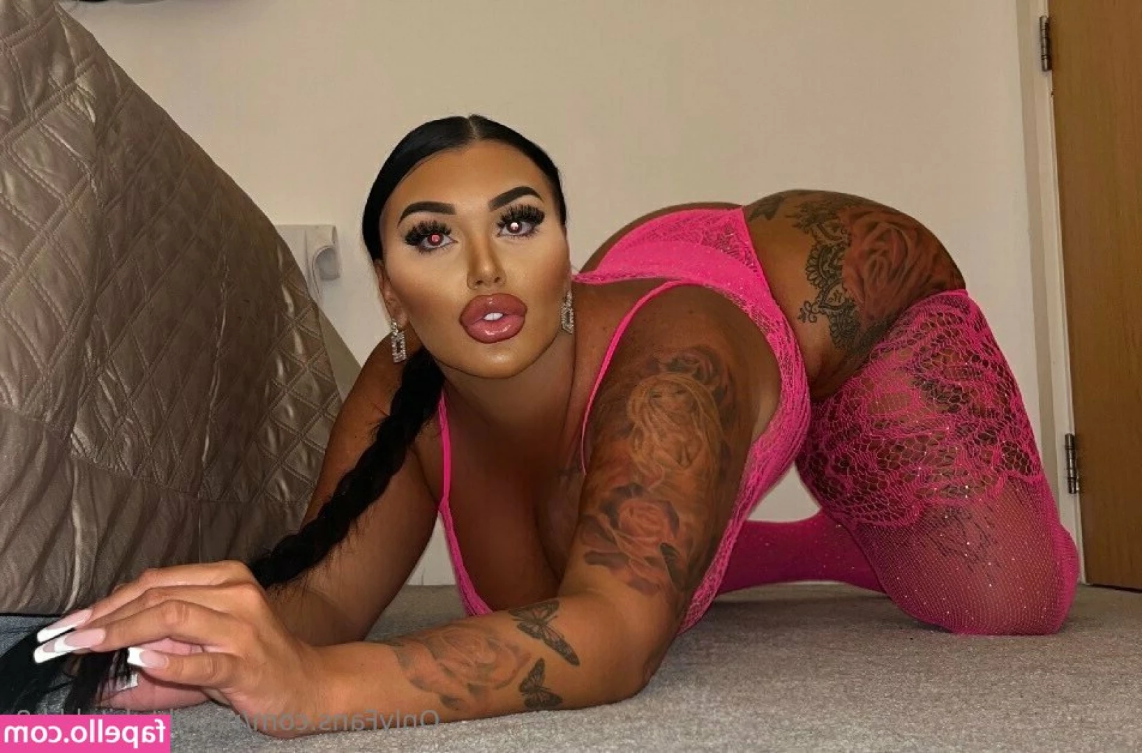 elliechloe - For a Friday freebie how about a cute throwback Thursday video