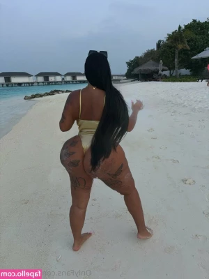 elliechloe - Pull your hands to her @youryoko body 💖💖 Feel the temptation,
