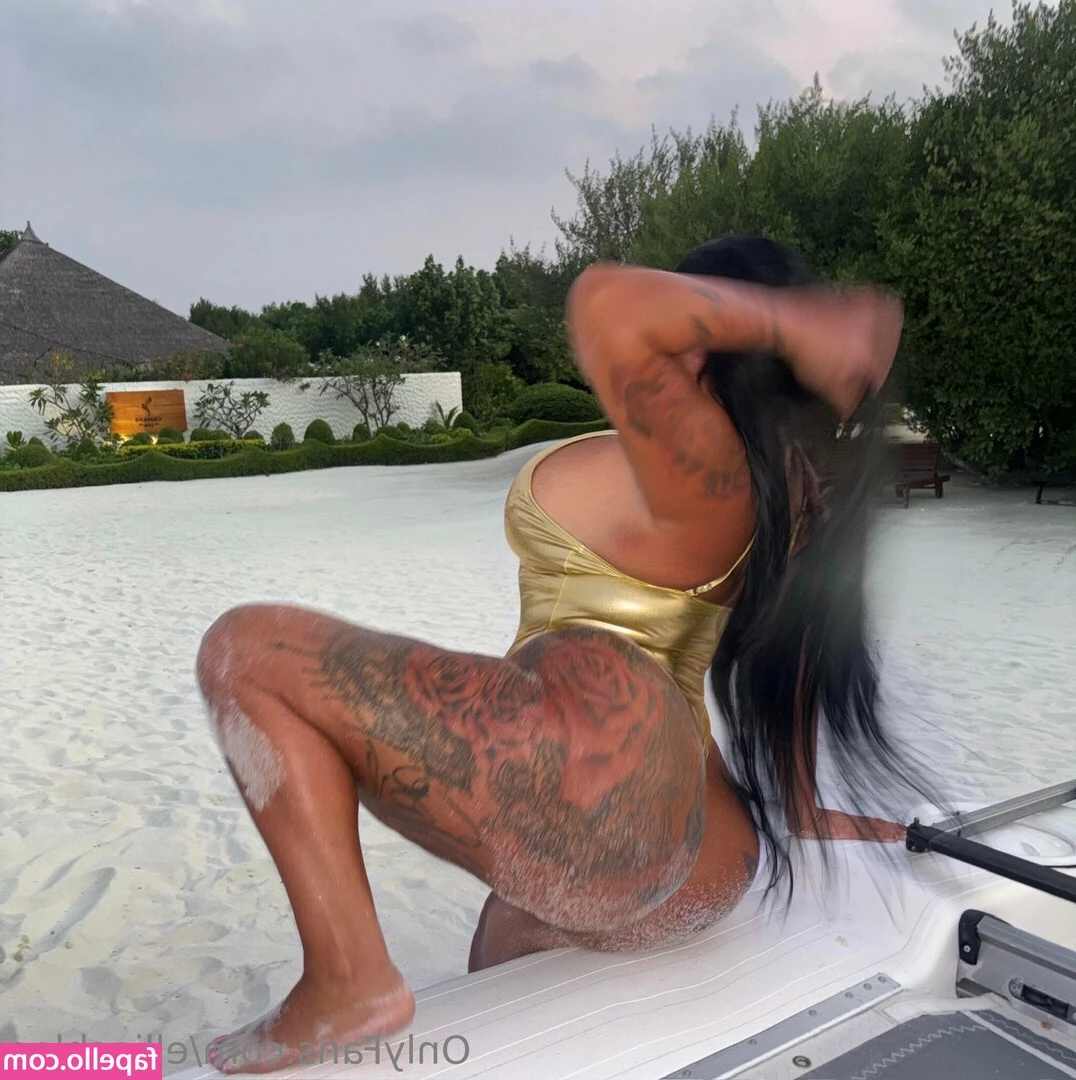elliechloe - Who wants to see more of this shower set  Here s a soaking wet teaser