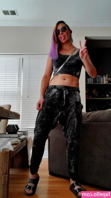 geekremixalot - These black pleather pants though