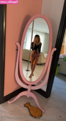 Emma Bugg [ emma-bugg ] - I WAS SOOO HORNY