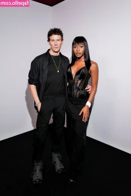 Normani - Ele pensou q ela fosse uma donzela  presa na torre mais alta  Mal