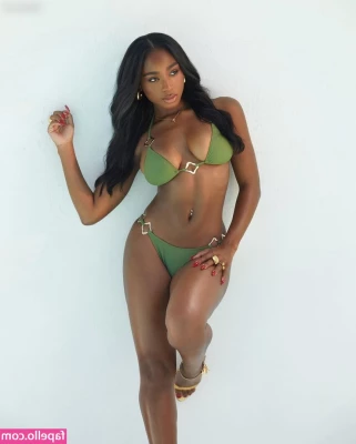 Normani - Wanna squeeze my boob  I know you do